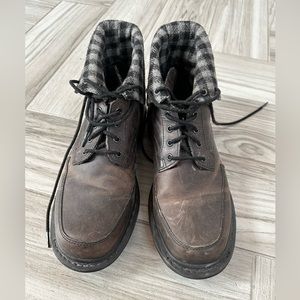 Men’s intentionally distressed, Dr. Martens only worn twice.